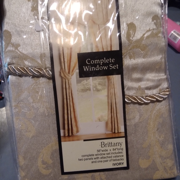 3/$15 bundle. Complete Window Set - Picture 3 of 4